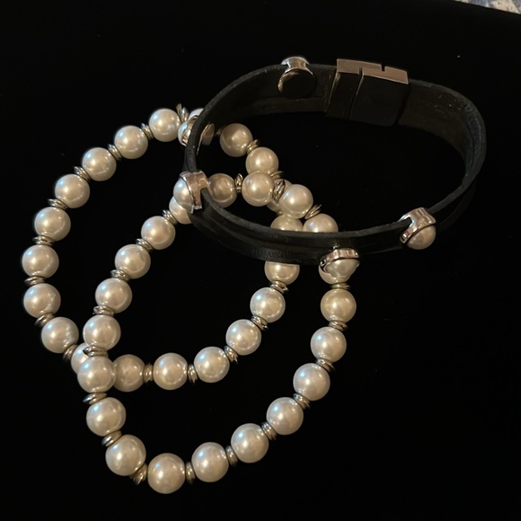 White House Black Market Necklace and Three Bracelets - Picture 5 of 14